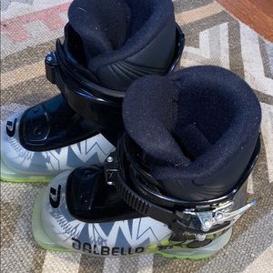 Kids dalbello ski boot